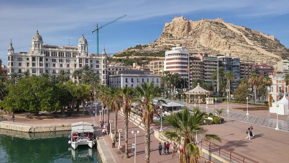 Very Lightful Apartment. Incredible Sea Views. Big Terrace, Swimming Pool. Ac. Very Close To Alicante City Center. Extérieur photo